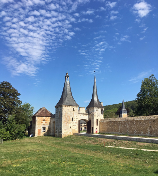 Die Abtei Notre Dame du Bec im fabelhaften Dorf Le Bec-Hellouin
